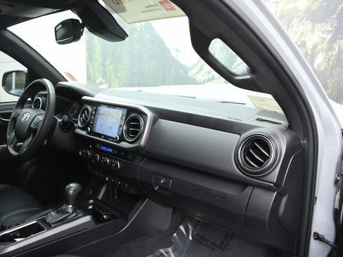 Certified 2021 Toyota Tacoma TRD Sport w/ TRD Premium Sport Package AWD/4WD image 25