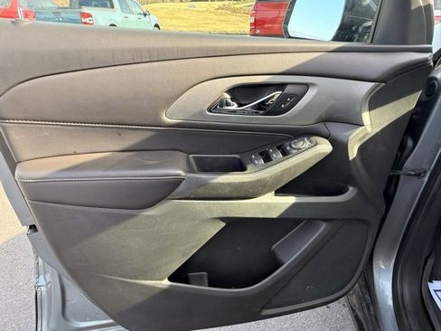 Used 2020 Chevrolet Traverse LS image 12