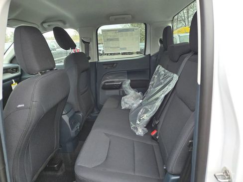 New 2026 Ford Maverick XL image 10