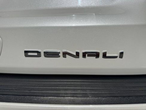 Used 2022 GMC Yukon Denali AWD/4WD image 9