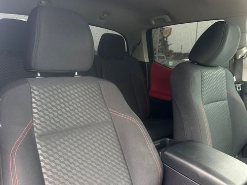 Used 2022 Toyota Tacoma SR5 w/ Technology Package image 16