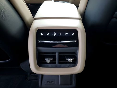 Certified 2024 Cadillac Lyriq Luxury w/ Nappa Leather Package image 21