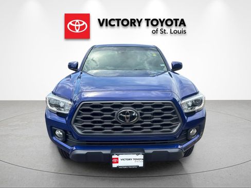 Used 2023 Toyota Tacoma TRD Off-Road w/ Black Out Package (TMS) AWD/4WD image 8