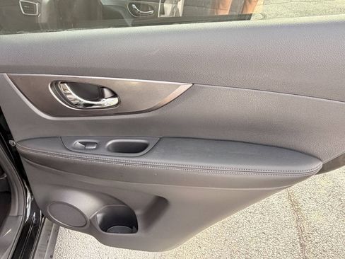 Used 2015 Nissan Rogue S AWD/4WD image 17
