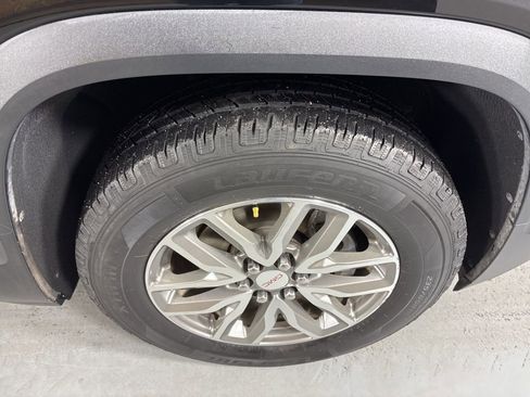 Used 2017 GMC Acadia SLE w/ Driver Alert Package I image 11