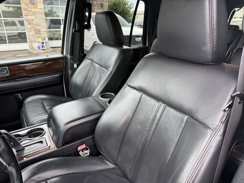 Used 2015 Lincoln Navigator 4WD image 13