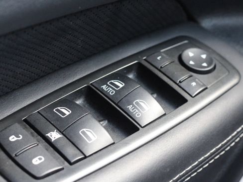 Used 2015 Jeep Grand Cherokee SRT w/ Luxury Group II image 21