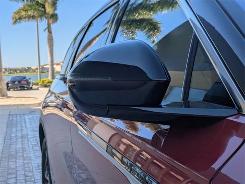 Used 2025 Lincoln Nautilus Premier image 12