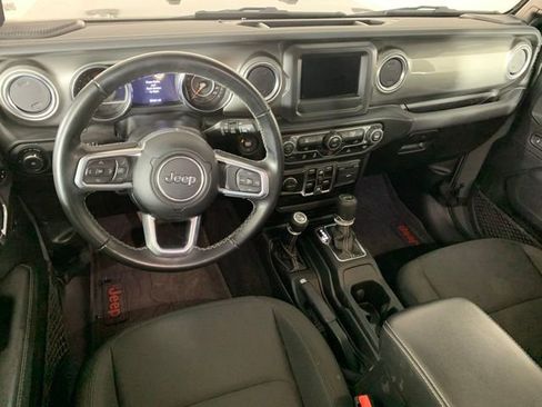 Used 2021 Jeep Wrangler Unlimited Sahara AWD/4WD image 4