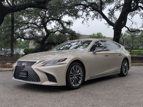 Used 2019 Lexus LS 500h RWD image 4