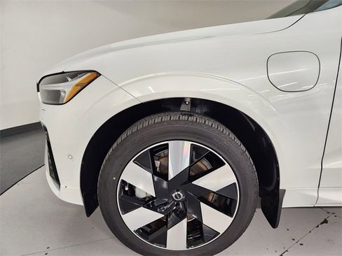 Used 2025 Volvo XC60 T8 Plus w/ Protection Package Premier image 11
