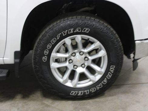 Used 2024 Chevrolet Silverado 1500 LT w/ Z71 Off-Road Package AWD/4WD image 54