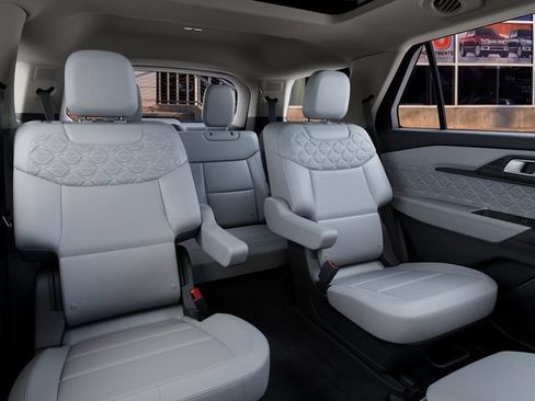 New 2027 Ford Explorer Platinum AWD/4WD image 11