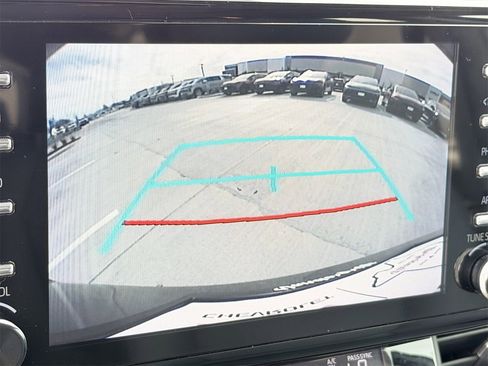 Used 2023 Toyota Sienna XLE image 19