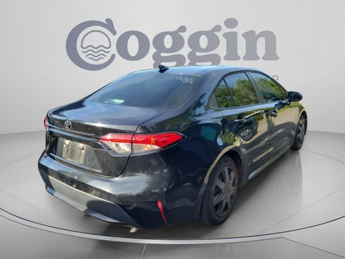 Used 2021 Toyota Corolla LE FWD image 7