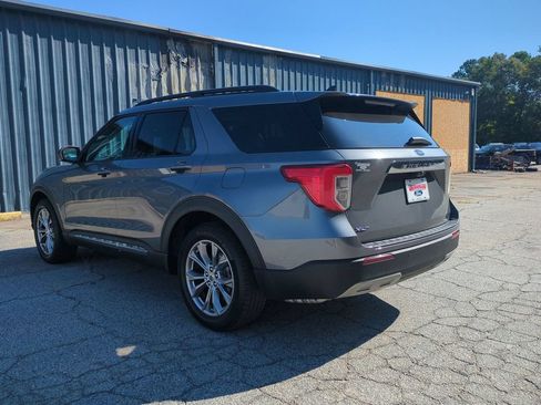 Used 2021 Ford Explorer XLT w/ Equipment Group 202A RWD image 9
