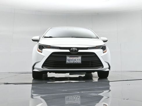 Used 2025 Toyota Corolla LE image 46