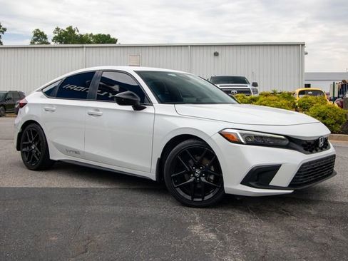 Used 2022 Honda Civic Sport image 2