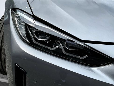 Used 2023 BMW i4 eDrive40 w/ Premium Package RWD image 29