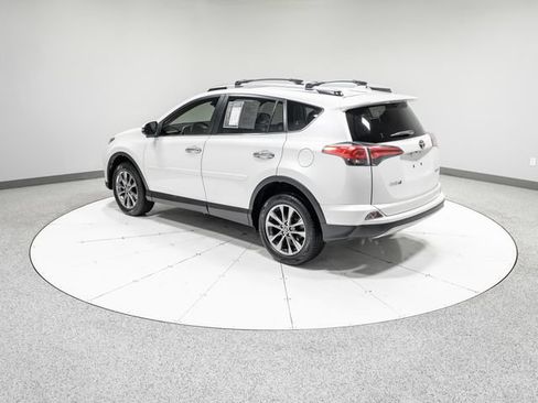 Used 2018 Toyota RAV4 Limited w/ Carpet Mat Package FWD image 33