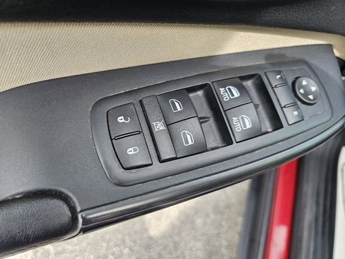 Used 2016 Jeep Cherokee Latitude w/ Safety Group FWD image 11