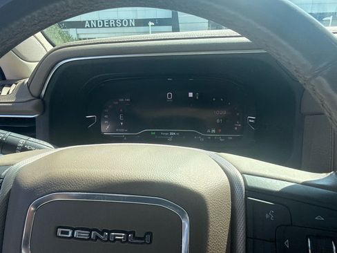 Used 2022 GMC Yukon Denali AWD/4WD image 4
