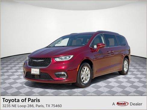 Used 2021 Chrysler Pacifica Touring-L FWD image 1
