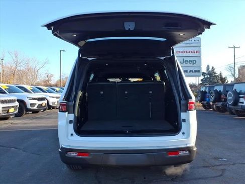 Used 2022 Jeep Wagoneer Series II image 14