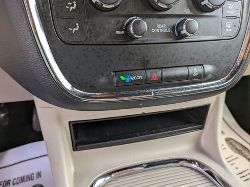 Used 2019 Dodge Grand Caravan SXT FWD image 49