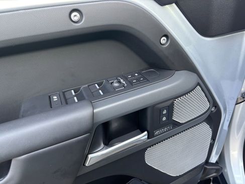 Used 2024 Land Rover Defender 130 X image 22