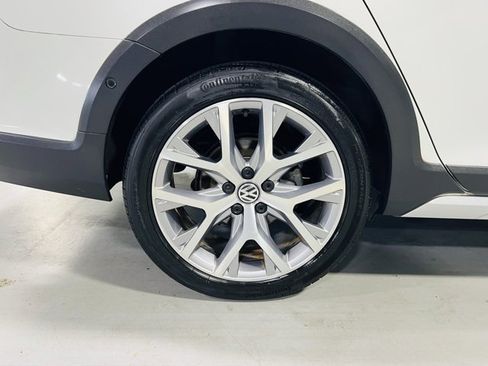 Used 2019 Volkswagen Golf Alltrack SEL image 10