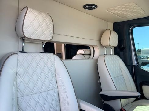 Used 2022 Mercedes-Benz Sprinter 3500 image 14