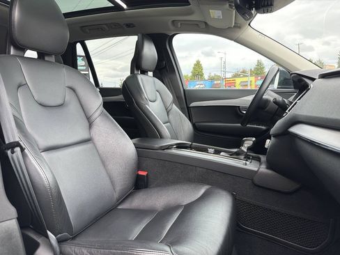 Used 2021 Volvo XC90 T5 Momentum w/ Advanced Package AWD/4WD image 17