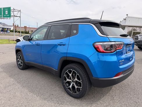 Used 2025 Jeep Compass Limited AWD/4WD image 4