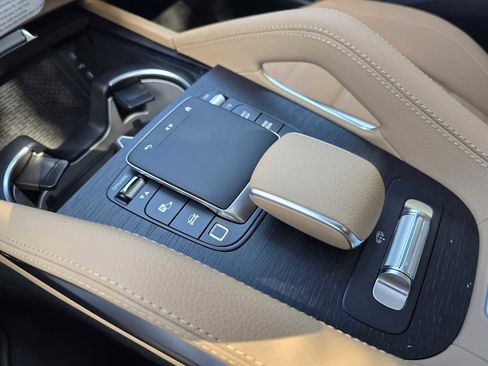New 2026 Mercedes-Benz GLS 580 4MATIC image 34