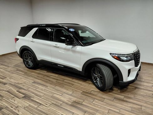 Certified 2025 Ford Explorer ST w/ Sun And Sound Package AWD/4WD image 22