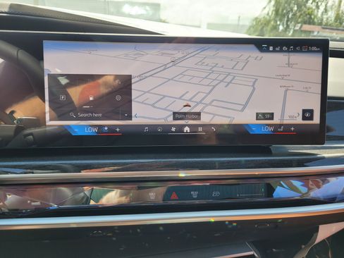 Used 2026 BMW 750e xDrive image 22