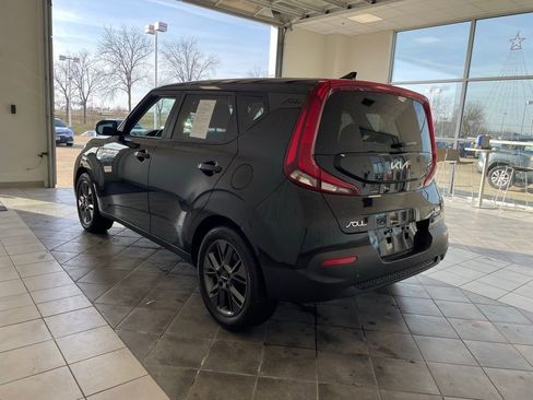 Used 2022 Kia Soul EX image 7