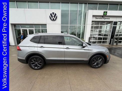 Used 2022 Volkswagen Tiguan SE w/ Panoramic Sunroof Package AWD/4WD image 5