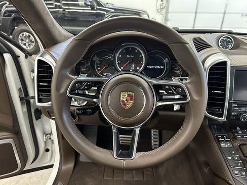 Used 2015 Porsche Cayenne Turbo w/ Premium Plus Package AWD/4WD image 16