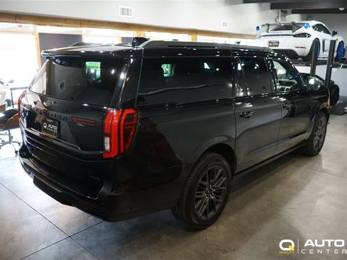 Used 2025 Ford Expedition Max Platinum w/ Stealth Performance Package AWD/4WD image 4