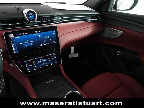 New 2025 Maserati Grecale Modena AWD/4WD image 31
