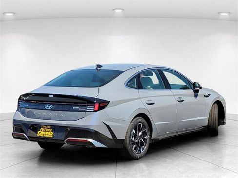 New 2025 Hyundai Sonata SEL image 3