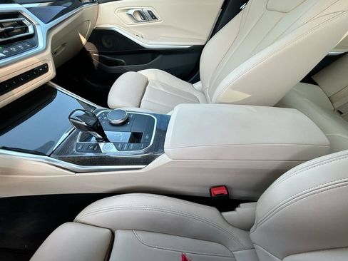 Used 2019 BMW 330i xDrive Sedan AWD/4WD image 21
