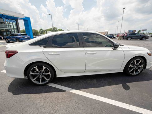 Used 2025 Honda Civic Sport Touring image 6