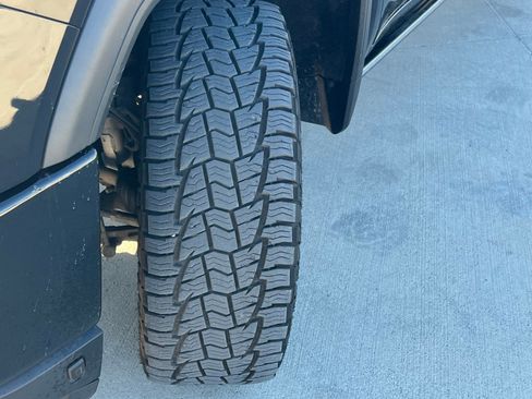 Used 2023 GMC Sierra 2500 Denali w/ Denali Black Diamond Edition image 9