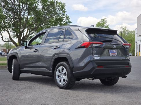 Used 2020 Toyota RAV4 LE FWD image 15