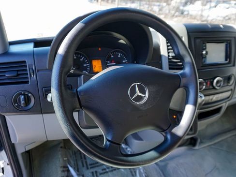 Used 2015 Mercedes-Benz Sprinter 2500 image 73