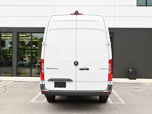 Used 2022 Mercedes-Benz Sprinter 2500 image 5