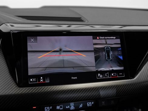 Used 2024 Audi e-tron GT Prestige image 28